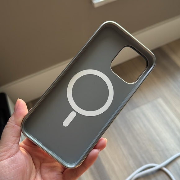 Casetify iPhone 16 pro max silver edge purringcatco case - Picture 2 of 4